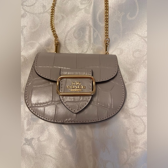 coach mini purse with gold chain - Picture 1 of 6